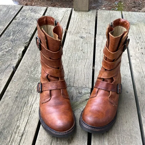 Boots FRYE VERONICA TANKER ENGINEER Combat Boho Distressed Leather Cognac Size 8
