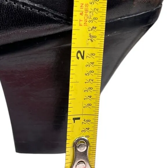 Born Women’s Black Leather Side Zip Riding Boot Size US 8.5