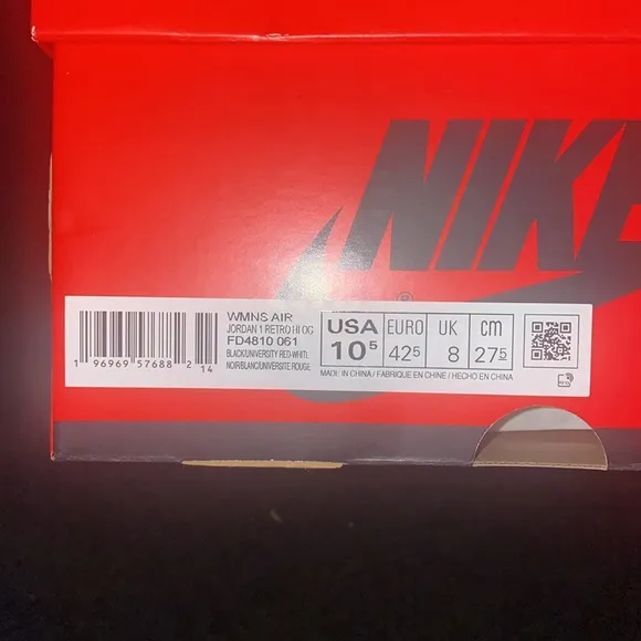 Brand new never been worn womens Jordan 1 Retro High OG.Sz.10.5w.satin red/black