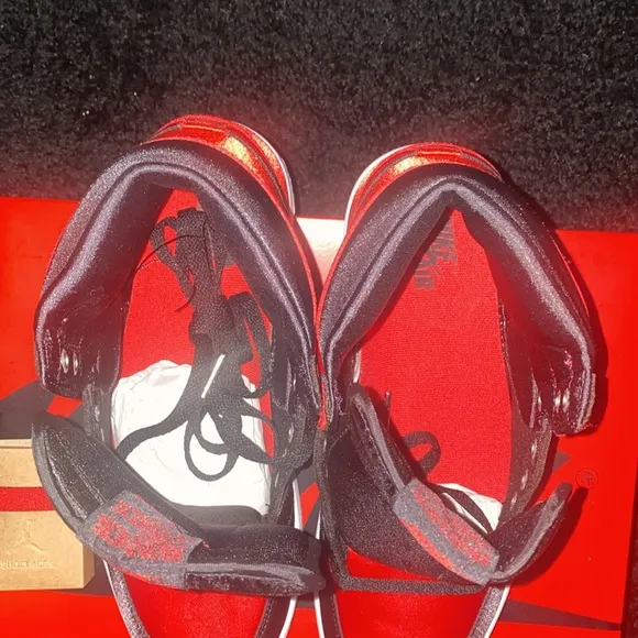Brand new never been worn womens Jordan 1 Retro High OG.Sz.10.5w.satin red/black