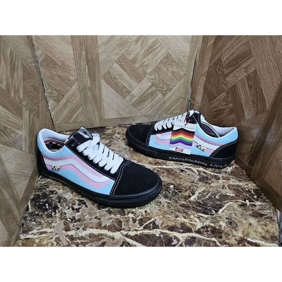 Brand New Vans Men's Off The Wall Skateboard  Shoes Size 8. 012