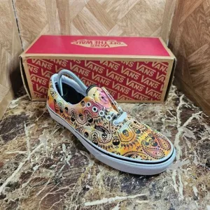 Brand New Vans men's Off The Wall skateboard skeleton shoes size 9.5.    006