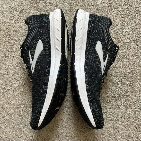 BROOKS Revel 3 Men’s Athletic Running shoes 8.5