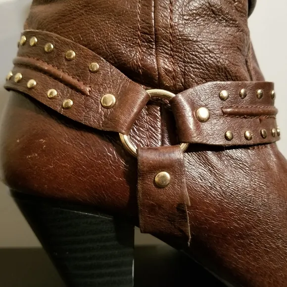 BROWN LEATHER STUDDED HARNESS BOOTS HEELS DINGO PUNK Y2K WESTERN COWGIRL HIPSTER
