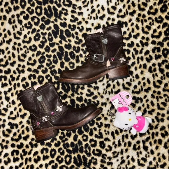 brown vintage leather biker boots