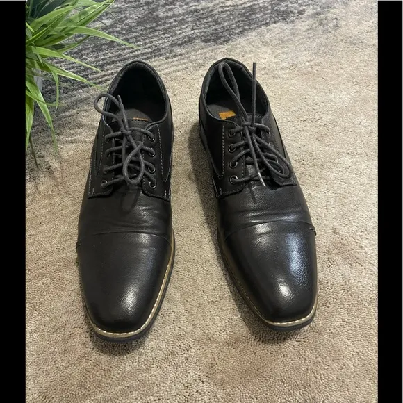 Bullboxer Men’s black dress shoes