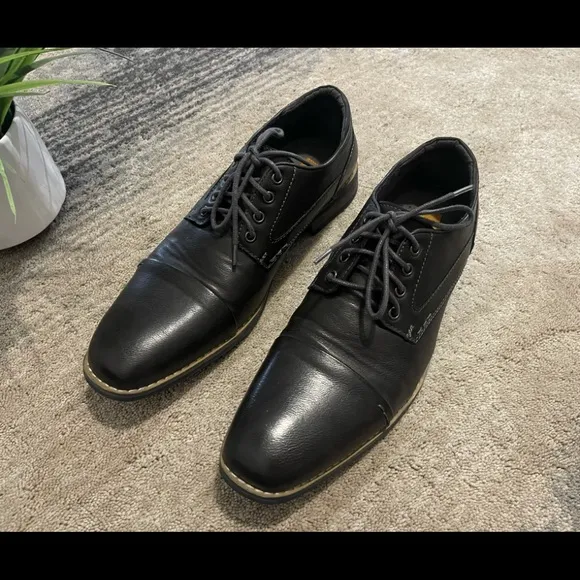 Bullboxer Men’s black dress shoes