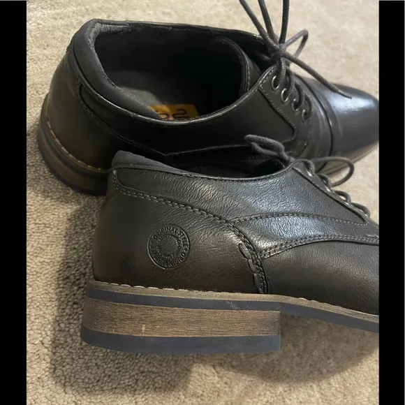 Bullboxer Men’s black dress shoes