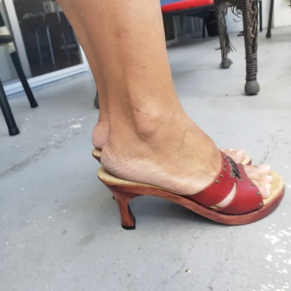 Calleen Cordero red Leather boho Wood Slides Heels studded lace up sandals 9