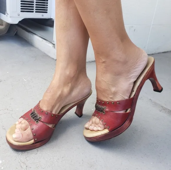 Calleen Cordero red Leather boho Wood Slides Heels studded lace up sandals 9