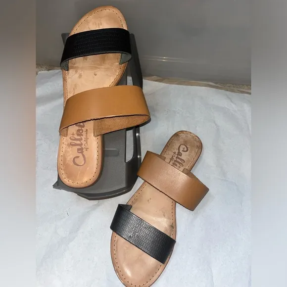 Callisto of California 2 Black Tan Banded Minimalistic LeatherFlat Sandals Sz 9