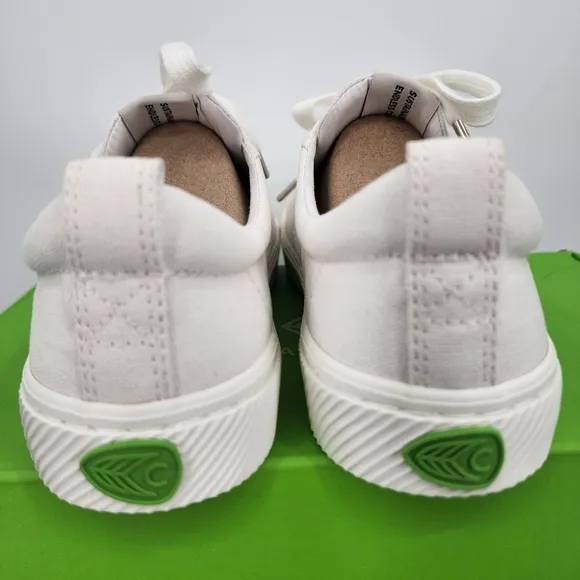 CARIUMA Oca Low White Canvas Fashion Sneakers Size 9 NWT