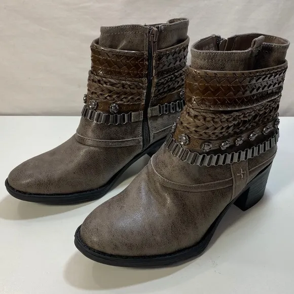 Carlos Santana Cole Ankle Bracelet Bootie Boot