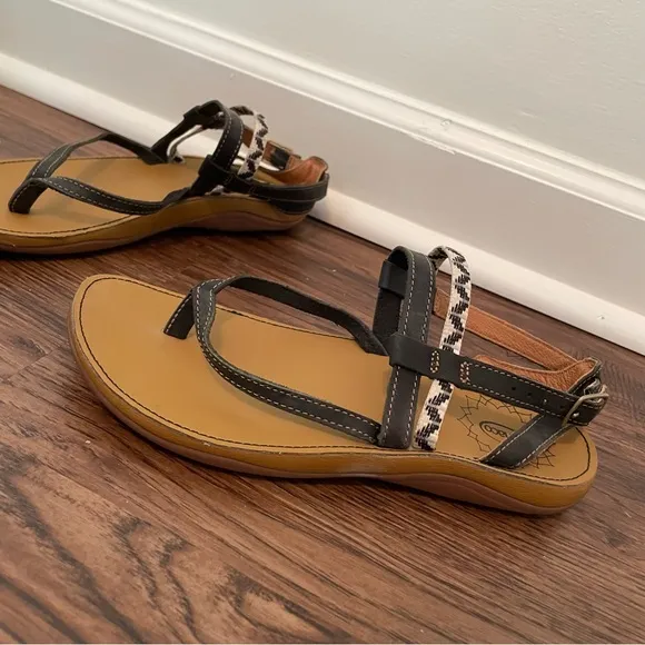 Chaco Loveland Strappy Thong Sandals Sz 6 Boho Western Comfort Shoe