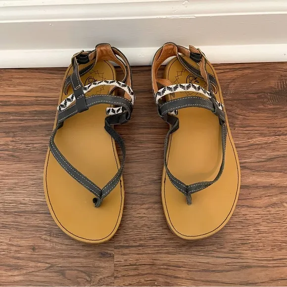 Chaco Loveland Strappy Thong Sandals Sz 6 Boho Western Comfort Shoe