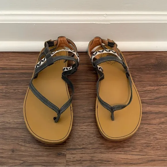 Chaco Loveland Strappy Thong Sandals Sz 6 Boho Western Comfort Shoe