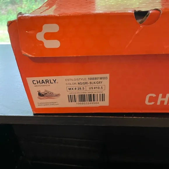 Charly Black and Gray Athletic Sneakers Mens Sz 10.5 wide
