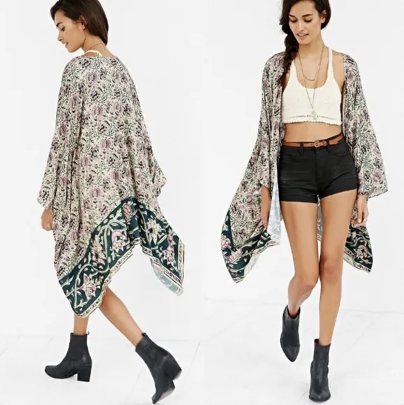 Chaser Oversized Boho Paisley Floral Tapestry Kimono