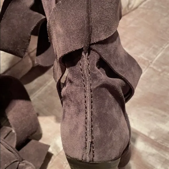 Chloe Grey Suede Boots Size 7