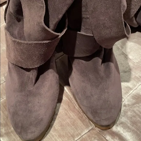 Chloe Grey Suede Boots Size 7