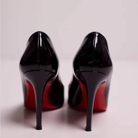 Christian Louboutin black simple pump 35.5
