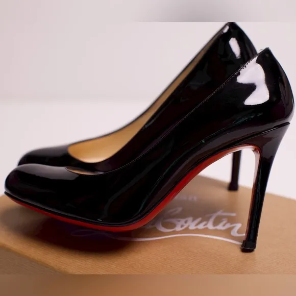 Christian Louboutin black simple pump 35.5