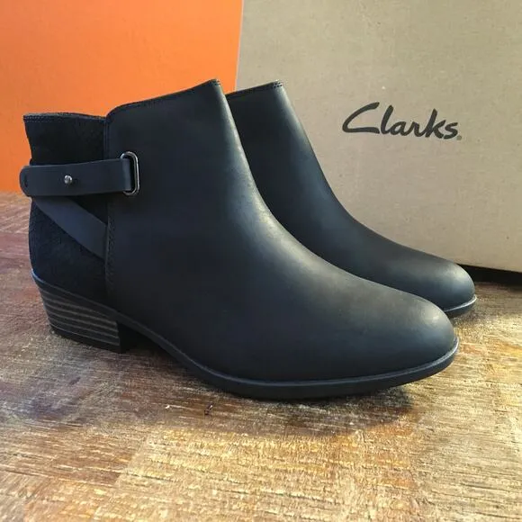 Clarks Addiy Gladys Black Leather Ankle Boot Womens 6 Minimalist Classic NIB NEW