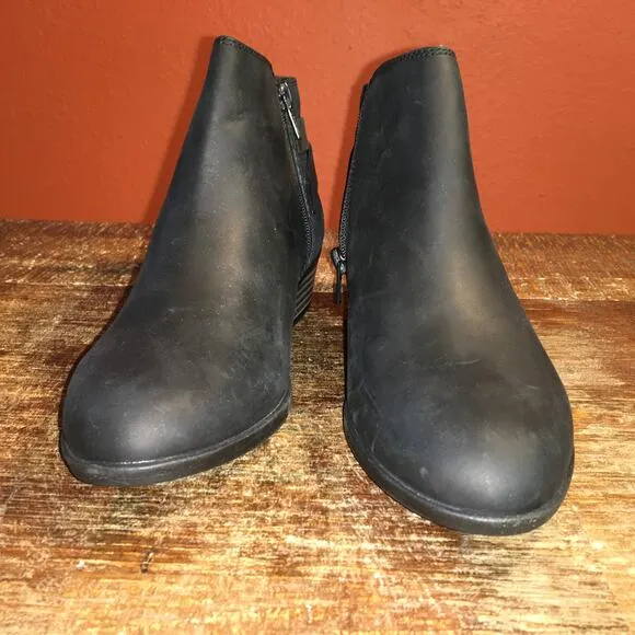 Clarks Addiy Gladys Black Leather Ankle Boot Womens 6 Minimalist Classic NIB NEW
