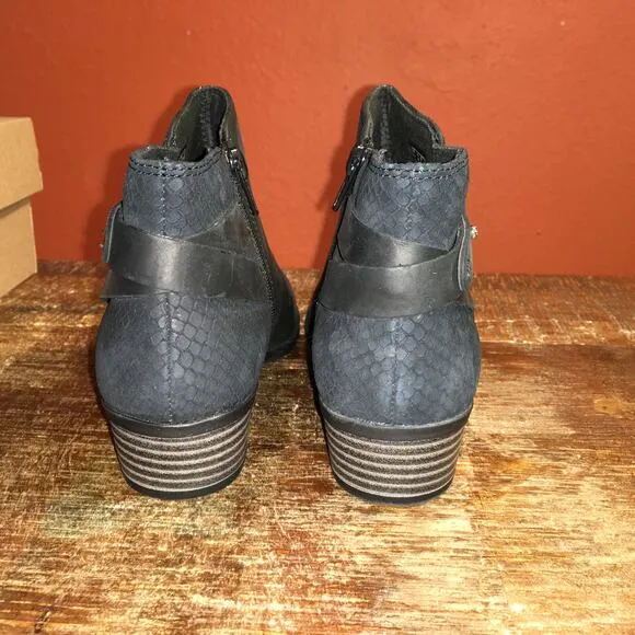 Clarks Addiy Gladys Black Leather Ankle Boot Womens 6 Minimalist Classic NIB NEW
