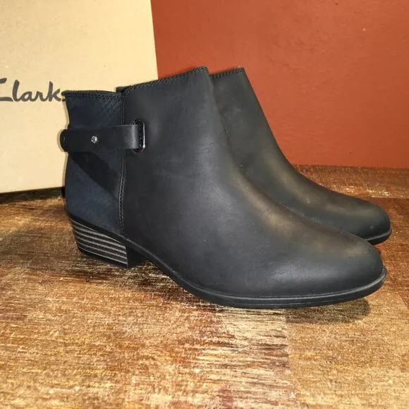 Clarks Addiy Gladys Black Leather Ankle Boot Womens 6 Minimalist Classic NIB NEW