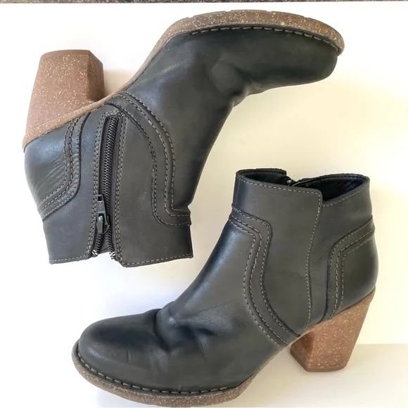 Clarks Artisan Carleta Paris Chunky Ankle‎ Bootie Leather Black Biker Boho 8.5