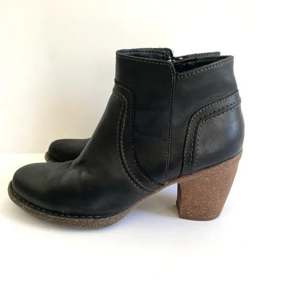 Clarks Artisan Carleta Paris Chunky Ankle‎ Bootie Leather Black Biker Boho 8.5