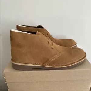 Clarks Bushacre 2 Men's Shoes Wheat Suede Casual Shoes - SZ 8.5