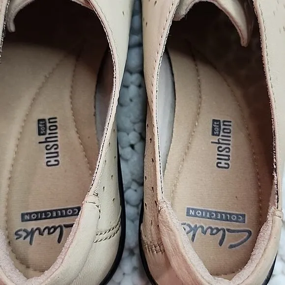 CLARKS COLLECTION NEW  CUSHION ELASTIC LOAFERS TAN IN VGUC CLEAN SIZE 6.5 LADIES