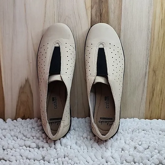 CLARKS COLLECTION NEW  CUSHION ELASTIC LOAFERS TAN IN VGUC CLEAN SIZE 6.5 LADIES