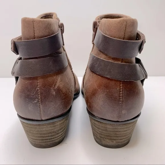 Clarks Collection’s Spye Comet Brown Nubuck Ankle Boots