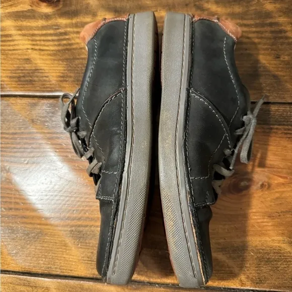 Clarks Kitna Walk Shoes - Like New black w/briwn. Size 9.5