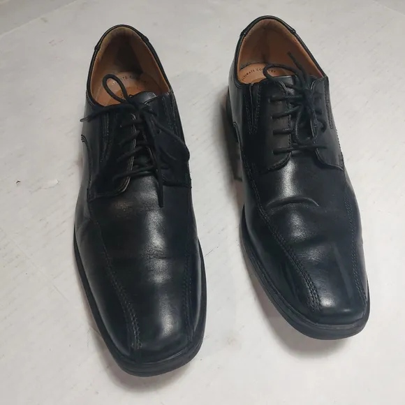 Clarks Men's Black Dress up  Shoes Size 11M