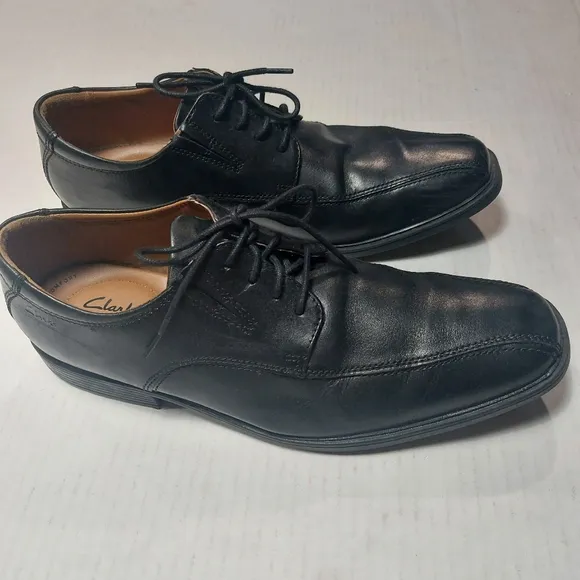 Clarks Men's Black Dress up  Shoes Size 11M
