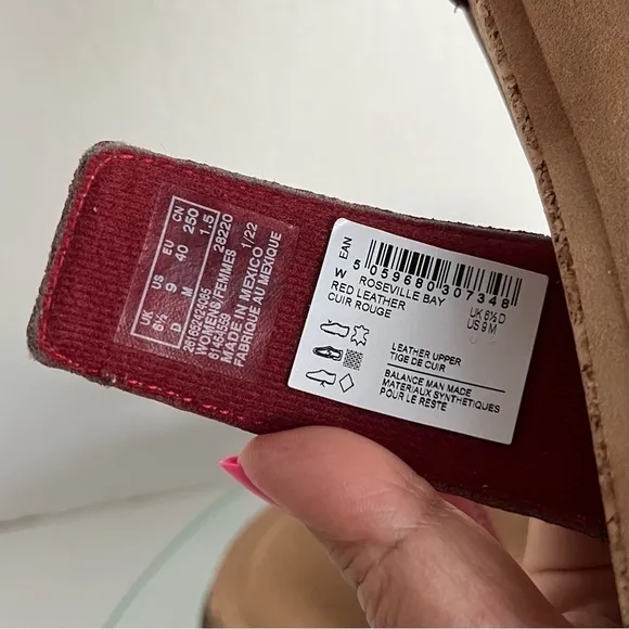 Clarks - Women’s Roseville Bay Leather Sandal - Red Leather. Size: 9 M (US). NIB