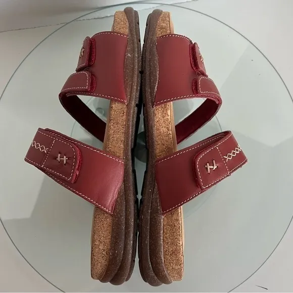 Clarks - Women’s Roseville Bay Leather Sandal - Red Leather. Size: 9 M (US). NIB