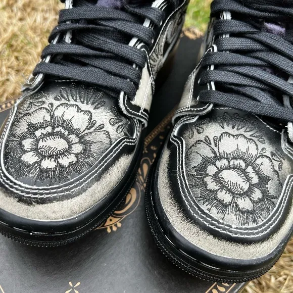 CLEAN Air Jordan 1 High Zoom “Dia De Muertos” size 5.5 Shoes