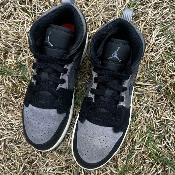 CLEAN Air Jordan 1 Mid Retro size 2 Kids Craft Inside Out shoes