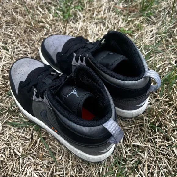 CLEAN Air Jordan 1 Mid Retro size 2 Kids Craft Inside Out shoes