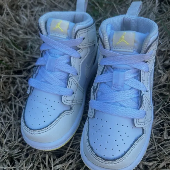 CLEAN Air Jordan 1 Mid size 6c White Laser Toddler shoes 2024