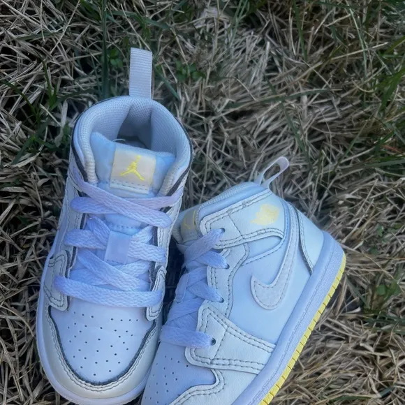 CLEAN Air Jordan 1 Mid size 6c White Laser Toddler shoes 2024