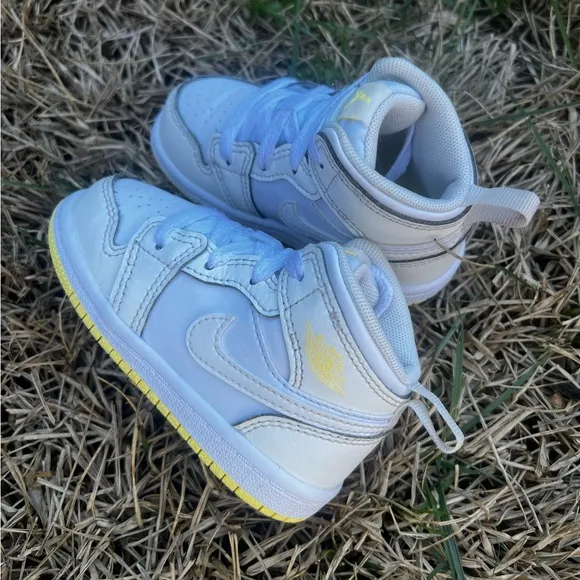 CLEAN Air Jordan 1 Mid size 6c White Laser Toddler shoes 2024