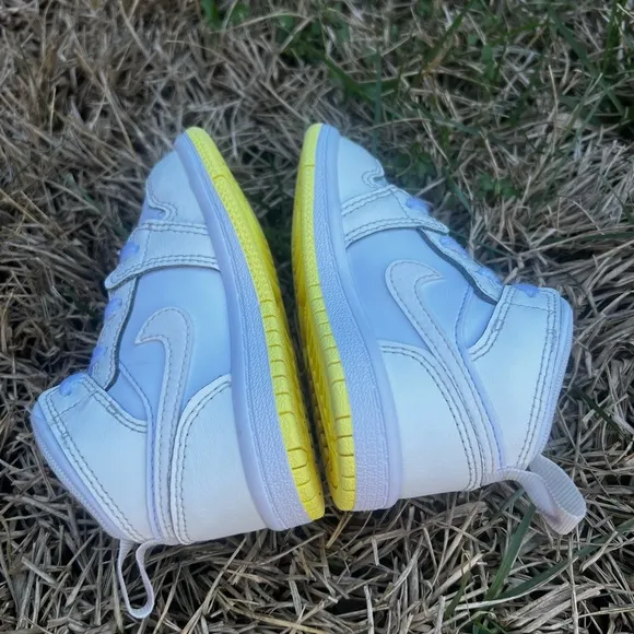 CLEAN Air Jordan 1 Mid size 6c White Laser Toddler shoes 2024