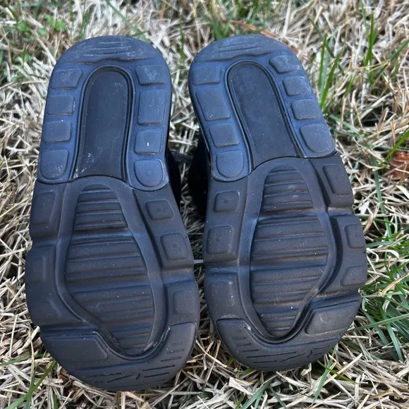 CLEAN Nike Air Max 270 size 7c Triple Black Toddler shoes 2023