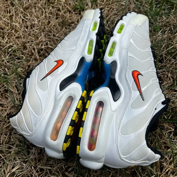 CLEAN Nike Air Max Plus Nerf White size 10.5 Mens shoes